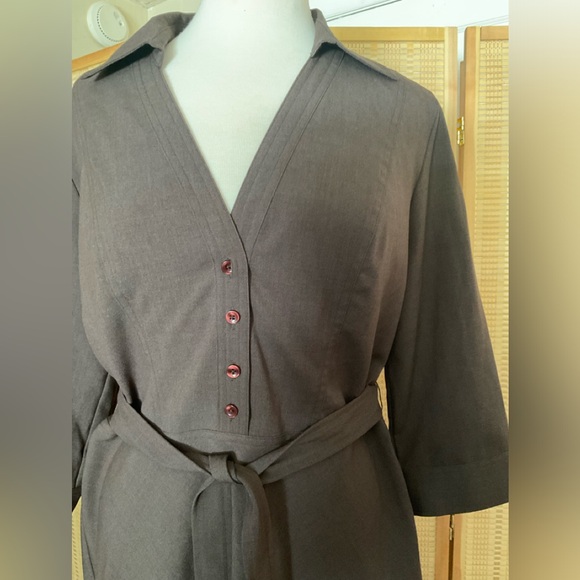 Dress - Picture 5 of 5